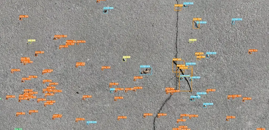 AI concrete damage detection: annotated cracks in DIMCOST